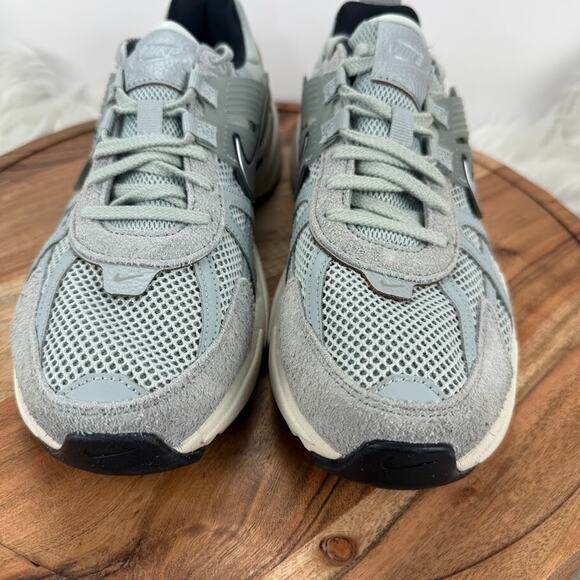 Nike V2K Run PRM Women's Size 10 Light Pumice Light Orewood FN6703-003‎ - Picture 2 of 8